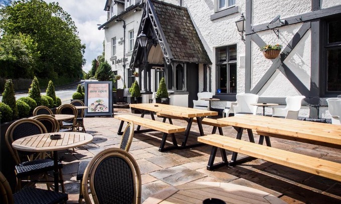 Alderley Edge Hotel | De Trafford Arms by Chef & Brewer Collection