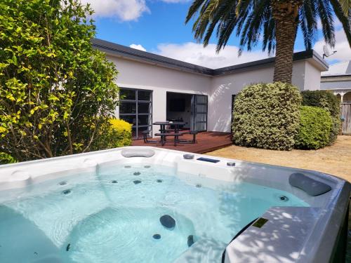 Martinborough House | De Vine Martinborough 14 Cologne Street