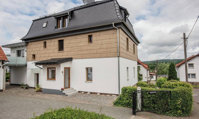 Emsetal Apartment | Ferienwohnung am Fluss in Winterstein
