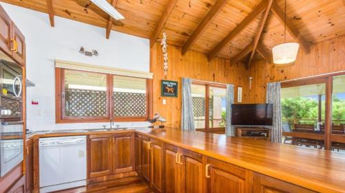 Pottsville House | Deck house