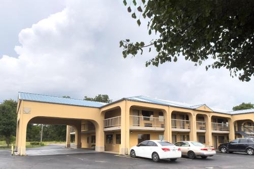 Blytheville Hotel | Deerfield Inn By Capital O Blytheville AR I55