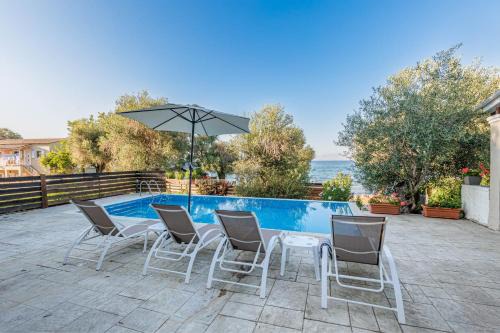 Notos Villa | Deja Blue Beach & Pool House, by Estia