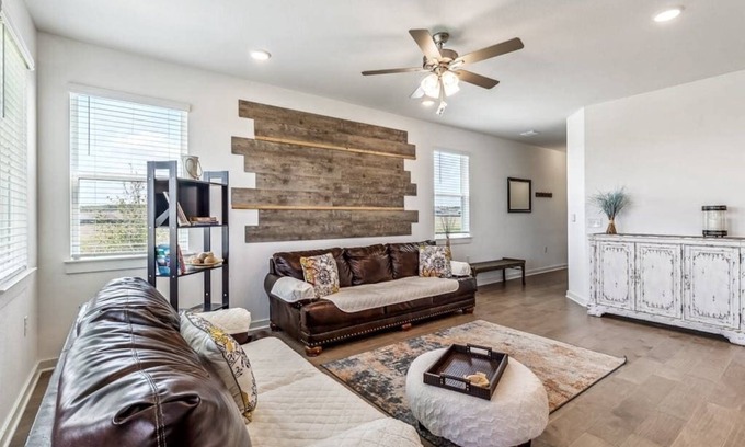 Del Valle House | Del Valle · Pit Stop Retreat | Sleeps 10