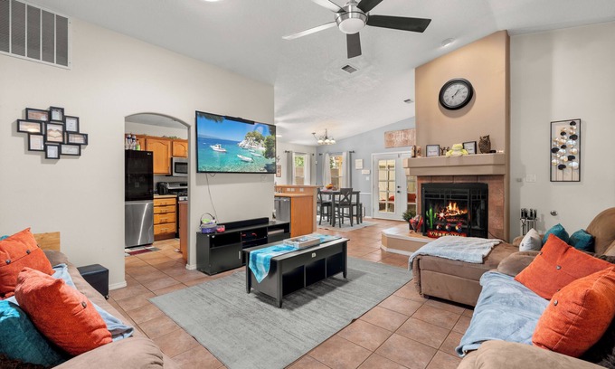 Paradise Hills Civic House | Delightful 3 bedroom home in Albuquerque