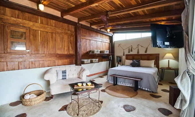 Zama Apartment | Delightful and romantic rooftop cabin & pool
