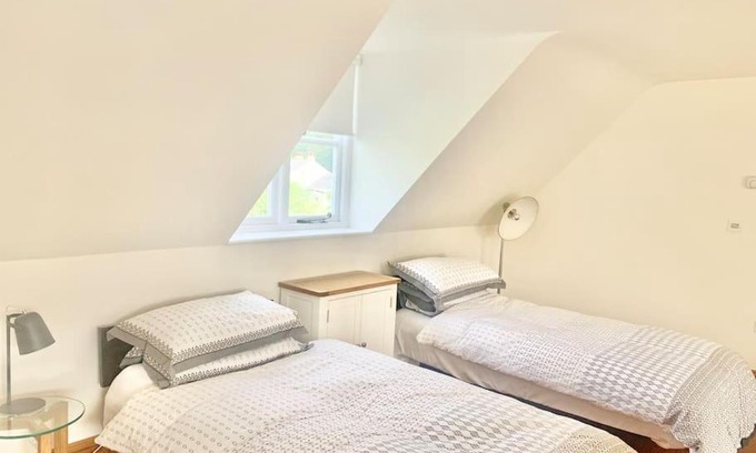 Ely Apartment | Delightful Ely house Bright and warm with cathedral view