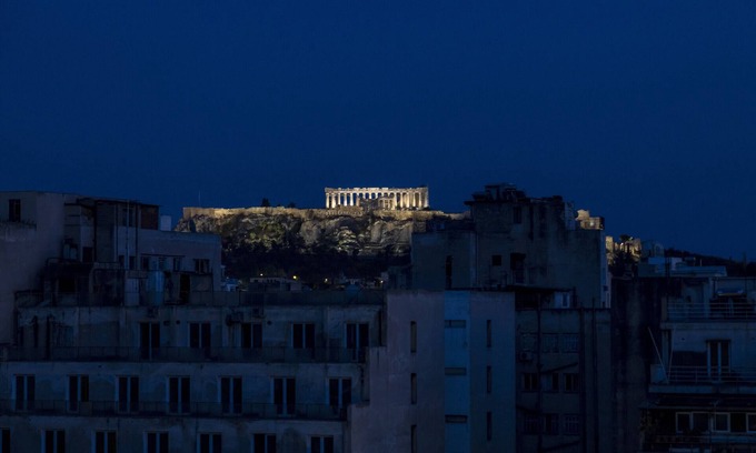 Omonia Apartment | Deligiorgi 1·Charming 7th-Floor Apartment with