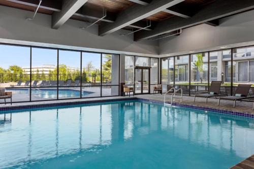 Somerset Hotel | Delta Hotels by Marriott Somerset