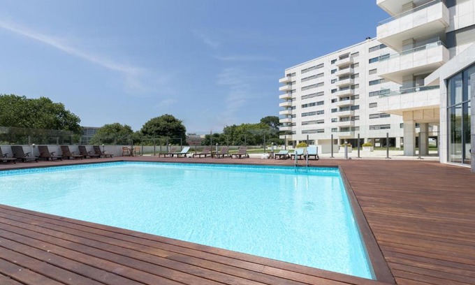 Foz do Douro Apartment | Deluxe Condominium with Ocean View