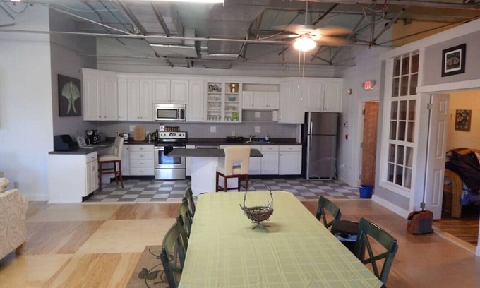 Salisbury Apartment | Deluxe corner apartment with riverfront views close to dining and downtown