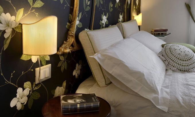 Terranuova Bracciolini Bed & Breakfast | Deluxe Room Nero su Bianco with A/C and Private Bathroom in Villa le Facezie B&B