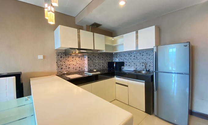 Braga Apartment | Deluxe & Well Appointed 2BR at El Royale Apartment