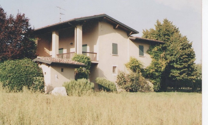 Lonato del Garda House | Desenzano hinterland country house with lake view