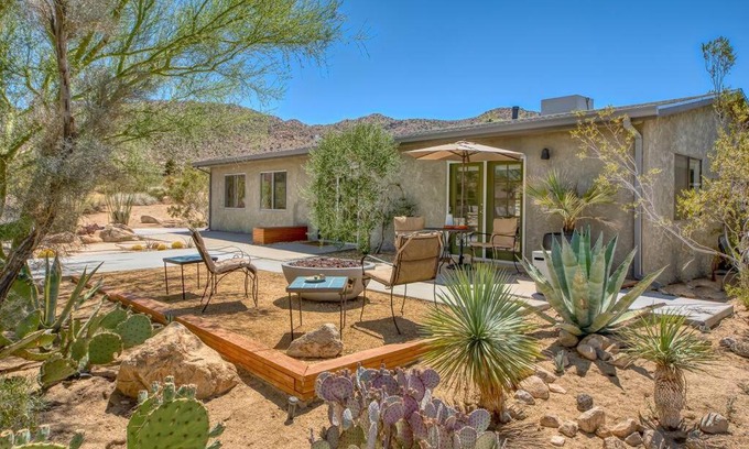 Joshua Tree Highlands House | Desert Dusk