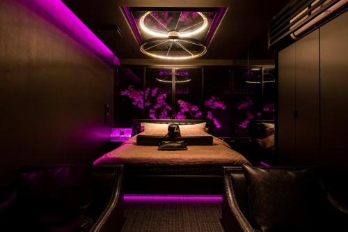 Naka Ward Hotel | Design Hotel W Zip Club