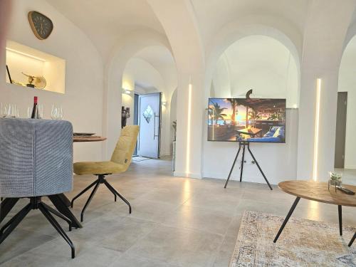 Kippenheim Apartment | Design I Gewölbe I sanierter Pferdestall I EuropaPark I Boxspring I Nespresso I Terrasse I Parkplatz