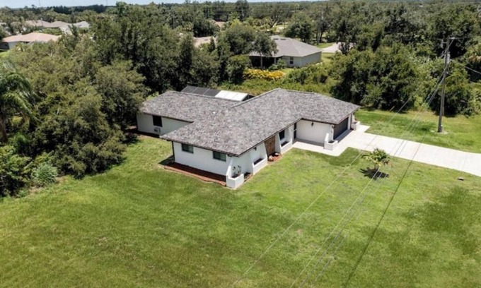 Deep Creek House | Designer Deep Creek Home 5 Beds W/Large Spa/Enclosed Lanai.Pet friendly !