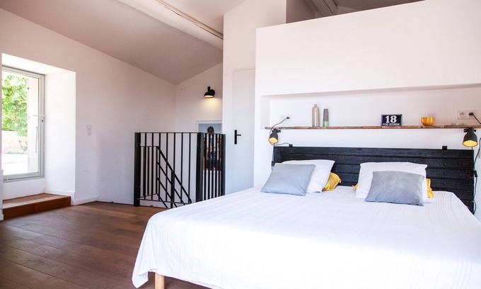 Chateauneuf-du-Pape House | Designer House in Peaceful Provence Village