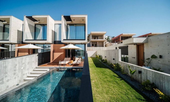 Chlorakas House | Designer Townhouse with heated infinity pool in Paphos