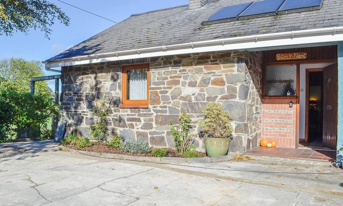 Pontrhydfendigaid Cottage | Detached bungalow in the heart of the Cambrian mountain range.