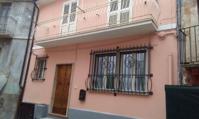 Pratola Peligna House | detached house near the Madonna della Libera sanctuary