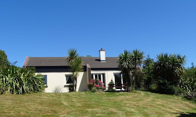Ardea West House | Detached house with a dream view of Kenmare Bay in a subtropical garden