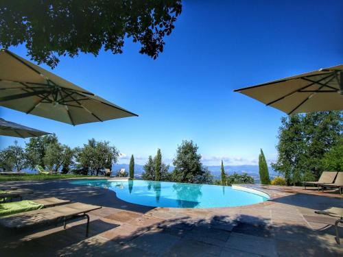 Loro Ciuffenna House | Detached villa for 6-pers with outdoor swimming pool