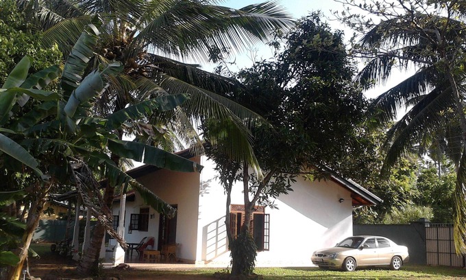 Nalagasdeniya Villa | Detached villa with garden in quiet location just 2 km from beach