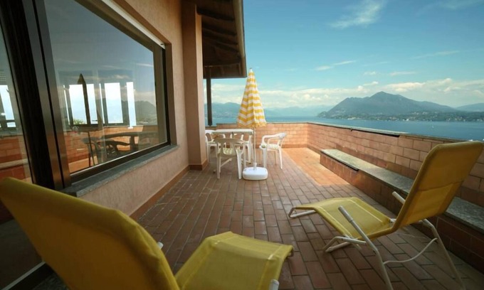 Stresa House | Detached villa with wonderful views of Lake Maggiore