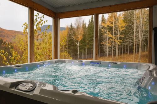 Saint-Brigitte-de-Laval House | Detente Nature bord de Lac #3 Spa Sauna & Foyer