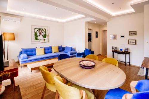 Zakynthos Town Apartment | Deviazi 4 - Charming Apartment for 2 in the Heart of the City-5 Minutes from the beach