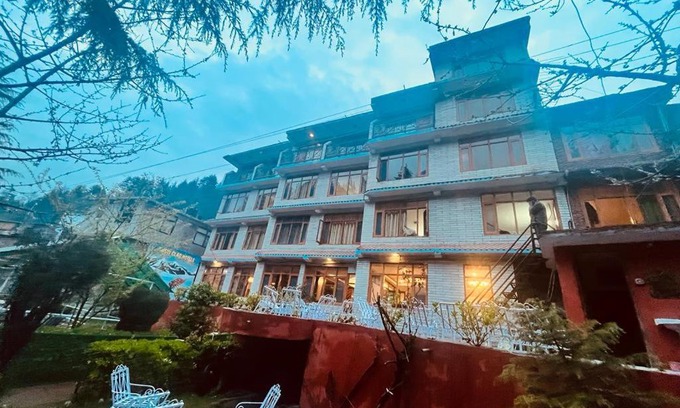 Manali Hotel | Devlok Resort - by DLS