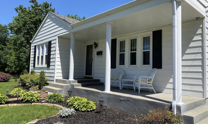 Farmington House | Dewey Cottage - Central to All of SEMO Adventures