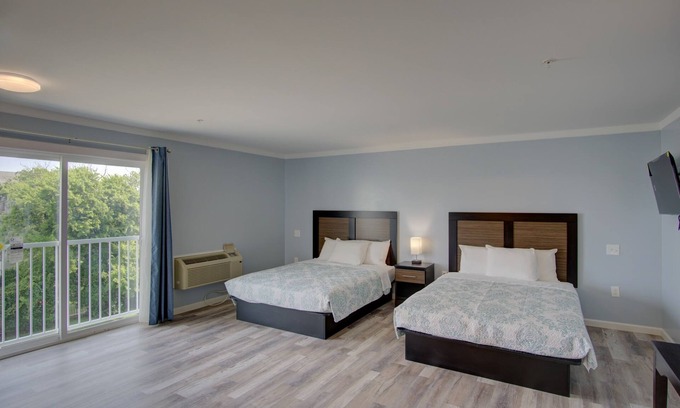 Ocean City Hotel | Dhimas Bayview Suites