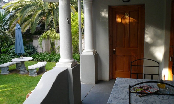 Beaufort West House | Die Herehuis Guesthouse