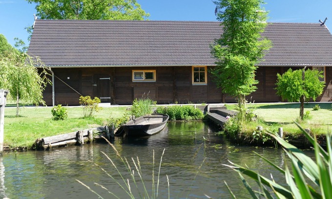 Lehde House | Die Scheune: Spreewaldblockhaus in Lehde mit Kamin, Sauna und eigenem Hafen