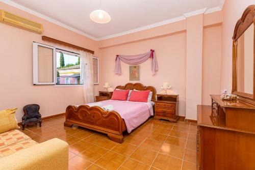 Chlomatiana Apartment | Dimitra House - Corfiot country side getaway