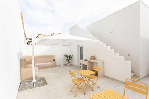 Felline House | Dimora dei maestri Intera struttura