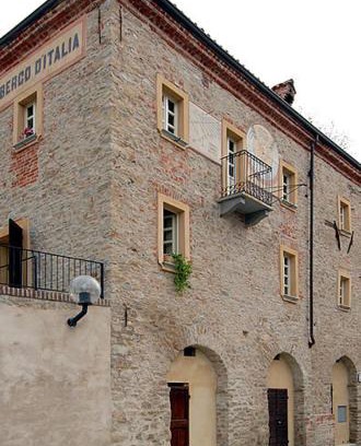 Cerretto Langhe House | Dimora Storico Romantica Il Sole E La Luna