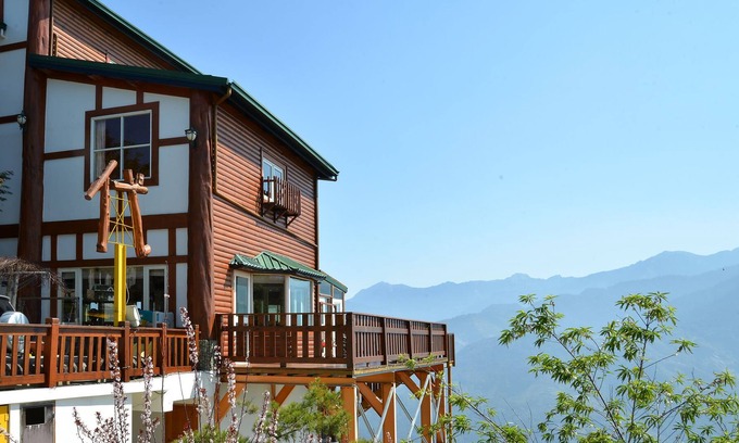 Ren'ai Bed & Breakfast | DingdaiGlass Villa