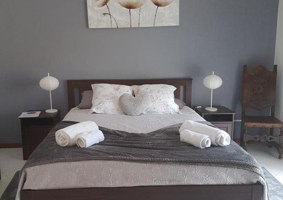 Parchal Bed & Breakfast | Dipti's