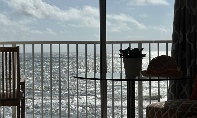 Bostwick Park Apartment | Direct Oceanfront Studio with Balcony, King Bed, Kitchenette, and Wifi