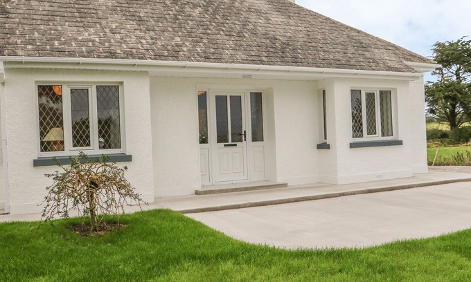 Athea House | DIRREEN HOUSE, family friendly in Listowel, County Kerry