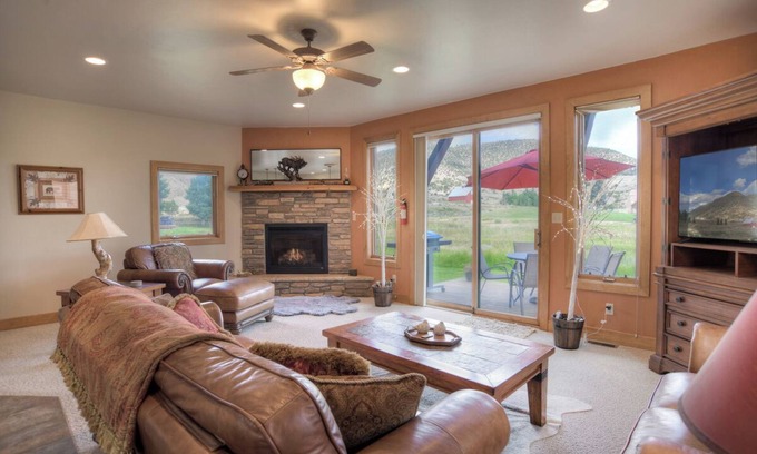 South Fork House | Discount Golf Privileges - Overlooks 9th Green - 20 Mins to Wolf Creek Ski