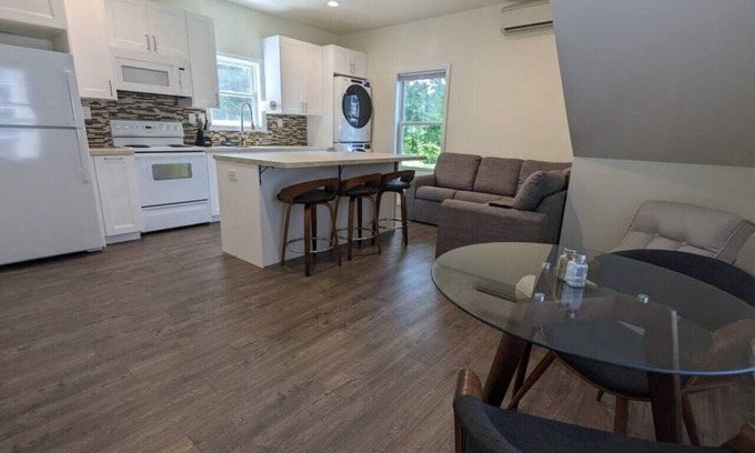 Perryville Apartment | Discounted Stays | 2BR | Dog-Friendly | King | A/C