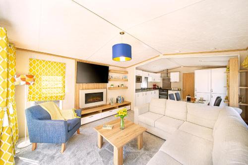 Carlisle House | Discover, Enjoy Ultra-Fast Starlink WiFi Lodge