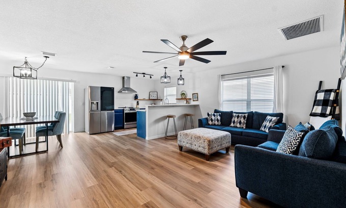 Balm House | Discover the Best of Central Florida from Wimauma