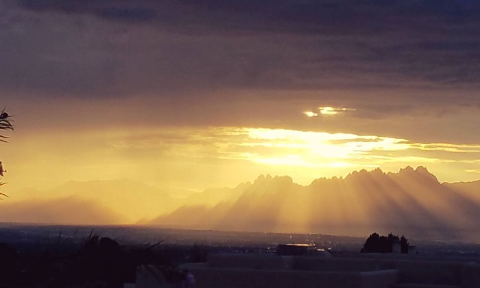 Picacho Hills House | Distinctive Elegance