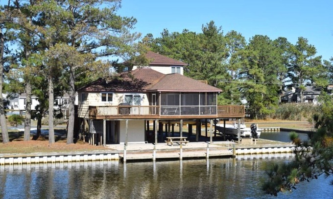 Deep Hole House | Dockside Dreams-Canal Front on Oyster Bay, Boat Dock