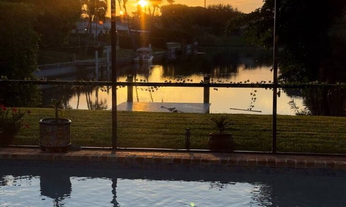 Lake Clarke Shores House | Dockside Dreams With Pool